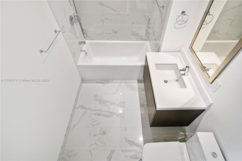 Copropriété à vendre à Miami, Floride: 2 chambres, 144.93 m2 № 2018733 - photo 15