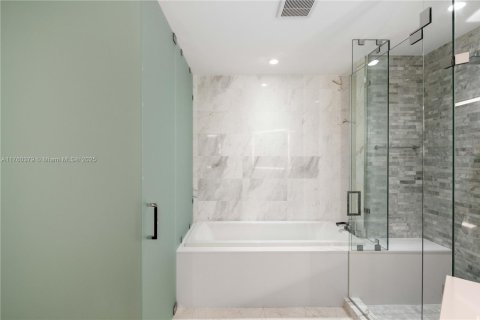 Copropriété à vendre à Miami, Floride: 2 chambres, 144.93 m2 № 2018733 - photo 21