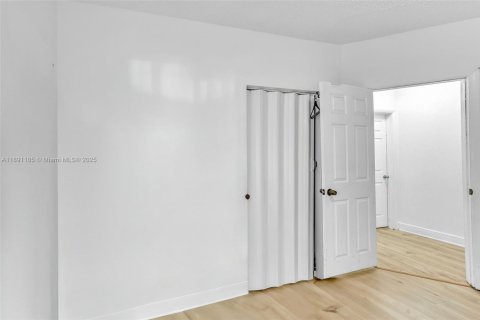 House in Homestead, Florida 3 bedrooms, 135.08 sq.m. № 2021653 - photo 22