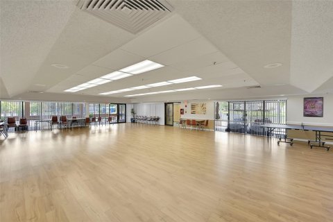 Condo in Sunrise, Florida, 2 bedrooms  № 1152232 - photo 1