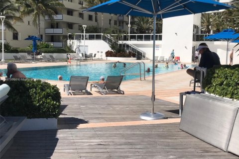 Copropriété à louer à Miami Beach, Floride: 51.1 m2 № 1812078 - photo 25