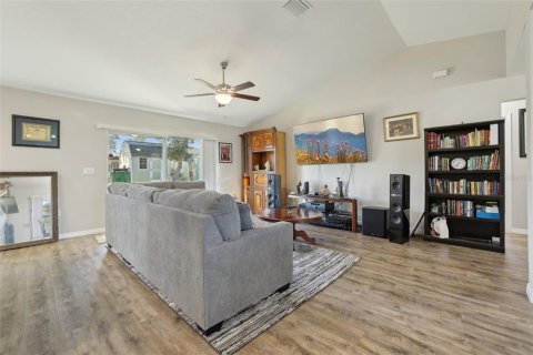 House in Ocala, Florida 3 bedrooms, 154.96 sq.m. № 1733609 - photo 7