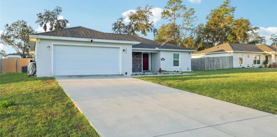 House in Ocala, Florida 3 bedrooms, 154.96 sq.m. № 1733609