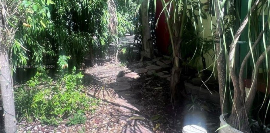 Oficina en Miami, Florida № 1079700