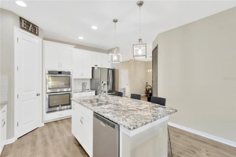 House in Land O' Lakes, Florida 3 bedrooms, 194.26 sq.m. № 1541765 - photo 4