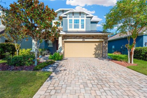 House in Land O' Lakes, Florida 3 bedrooms, 194.26 sq.m. № 1541765 - photo 1