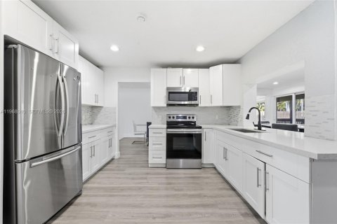 Casa en venta en Coral Springs, Florida, 3 dormitorios, 172.43 m2 № 2032195 - foto 12