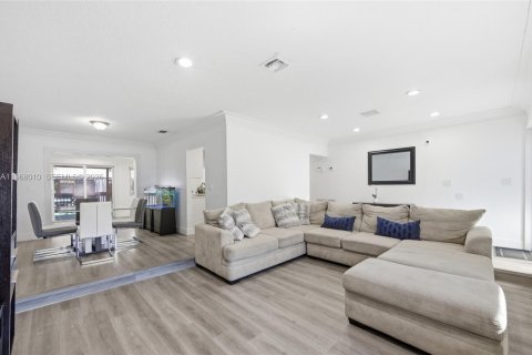 Casa en venta en Coral Springs, Florida, 3 dormitorios, 172.43 m2 № 2032195 - foto 10