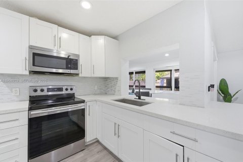 Casa en venta en Coral Springs, Florida, 3 dormitorios, 172.43 m2 № 2032195 - foto 11