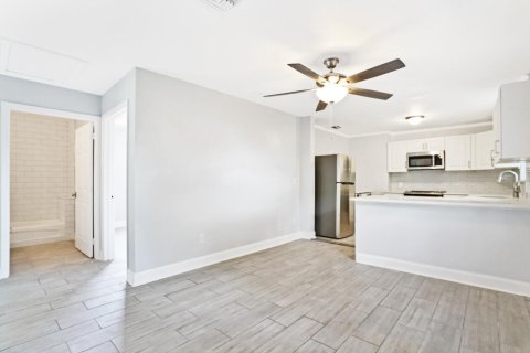 Propiedad comercial en venta en Delray Beach, Florida, 176.51 m2 № 2192453 - foto 17