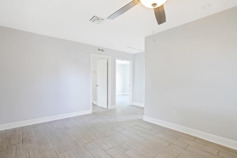 Propiedad comercial en venta en Delray Beach, Florida, 176.51 m2 № 2192453 - foto 23