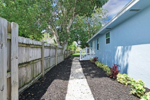 Propiedad comercial en venta en Delray Beach, Florida, 176.51 m2 № 2192453 - foto 13