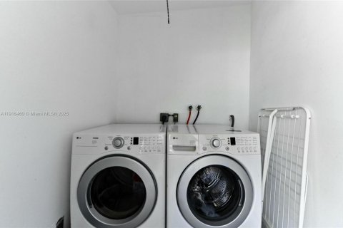 Condo in Delray Beach, Florida, 1 bedroom  № 1973430 - photo 12