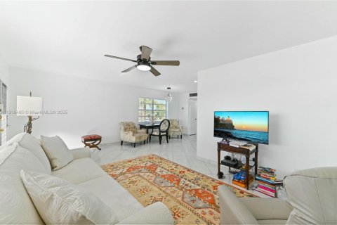 Condo in Delray Beach, Florida, 1 bedroom  № 1973430 - photo 4