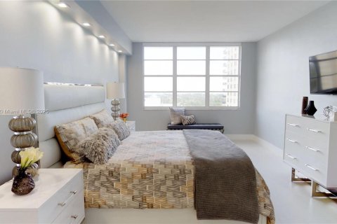 Condominio en alquiler en Miami Beach, Florida, 2 dormitorios, 135.64 m2 № 2012732 - foto 4