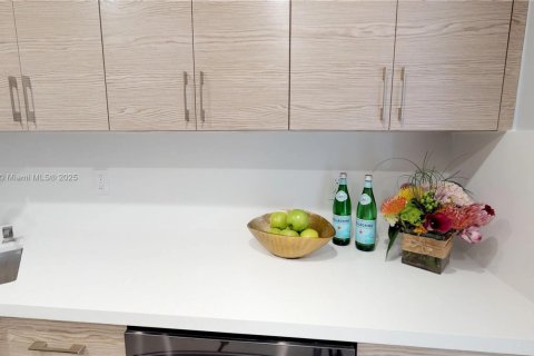 Condominio en alquiler en Miami Beach, Florida, 2 dormitorios, 135.64 m2 № 2012732 - foto 15