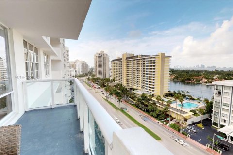 Condominio en alquiler en Miami Beach, Florida, 2 dormitorios, 135.64 m2 № 2012732 - foto 5