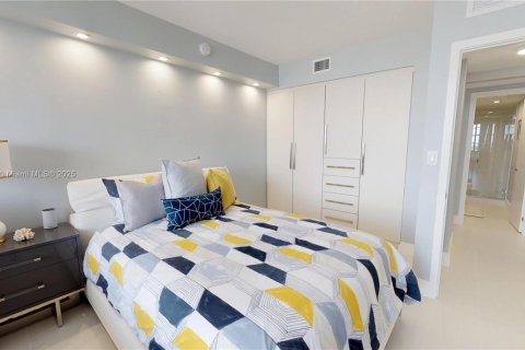 Condominio en alquiler en Miami Beach, Florida, 2 dormitorios, 135.64 m2 № 2012732 - foto 26