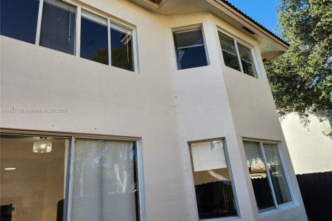 Casa en venta en Doral, Florida, 4 dormitorios, 214.79 m2 № 1975369 - foto 7