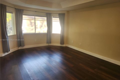 Casa en venta en Doral, Florida, 4 dormitorios, 214.79 m2 № 1975369 - foto 9