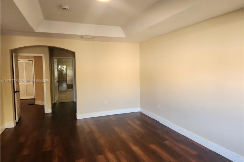 Casa en venta en Doral, Florida, 4 dormitorios, 214.79 m2 № 1975369 - foto 13