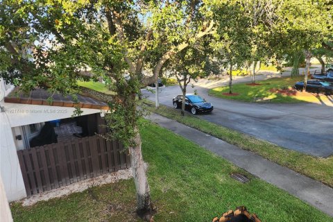 Casa en venta en Doral, Florida, 4 dormitorios, 214.79 m2 № 1975369 - foto 21