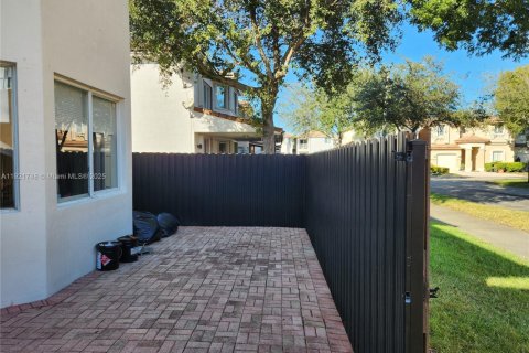 Casa en venta en Doral, Florida, 4 dormitorios, 214.79 m2 № 1975369 - foto 8