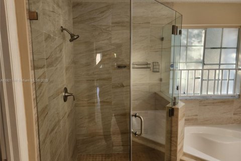 Casa en venta en Doral, Florida, 4 dormitorios, 214.79 m2 № 1975369 - foto 30