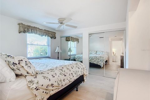 House in Englewood, Florida 2 bedrooms, 104.79 sq.m. № 1886337 - photo 16