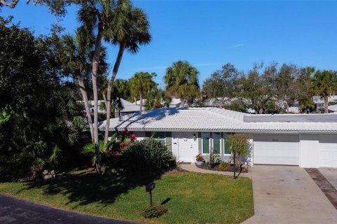 House in Englewood, Florida 2 bedrooms, 104.79 sq.m. № 1886337 - photo 2