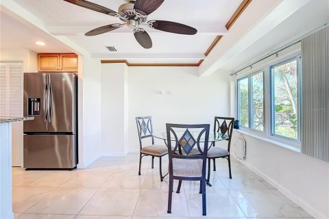 House in Englewood, Florida 2 bedrooms, 104.79 sq.m. № 1886337 - photo 13