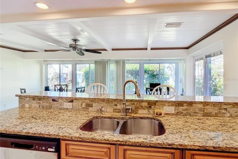 House in Englewood, Florida 2 bedrooms, 104.79 sq.m. № 1886337 - photo 11