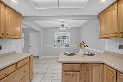 House in Sun City Center, Florida 2 bedrooms, 156.08 sq.m. № 2221147 - photo 14