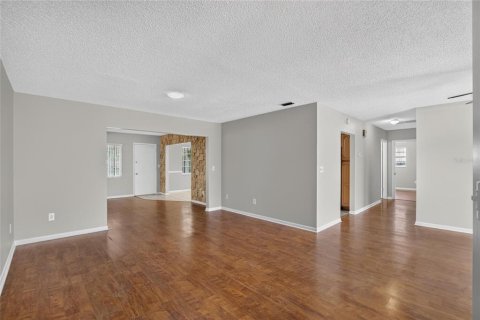 House in Sun City Center, Florida 2 bedrooms, 156.08 sq.m. № 2221147 - photo 5
