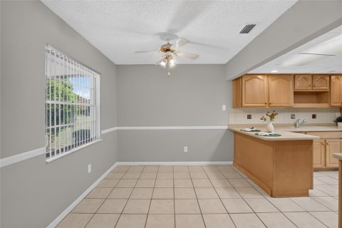House in Sun City Center, Florida 2 bedrooms, 156.08 sq.m. № 2221147 - photo 17