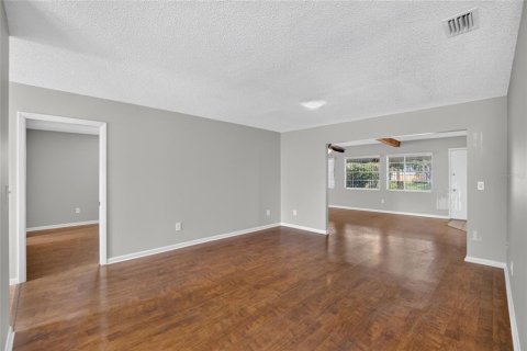 House in Sun City Center, Florida 2 bedrooms, 156.08 sq.m. № 2221147 - photo 4
