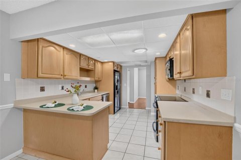 House in Sun City Center, Florida 2 bedrooms, 156.08 sq.m. № 2221147 - photo 15