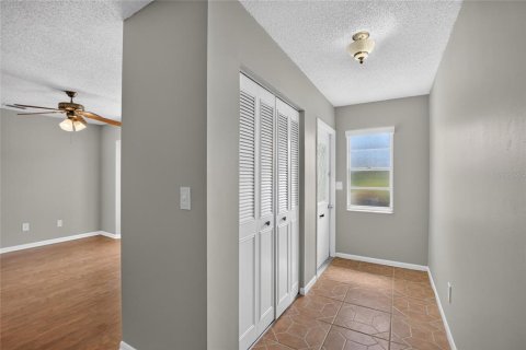 House in Sun City Center, Florida 2 bedrooms, 156.08 sq.m. № 2221147 - photo 3