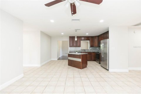 Casa en venta en Dade City, Florida, 3 dormitorios, 143.44 m2 № 2106778 - foto 10