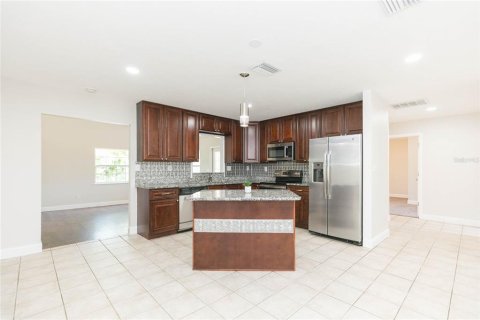Casa en venta en Dade City, Florida, 3 dormitorios, 143.44 m2 № 2106778 - foto 3