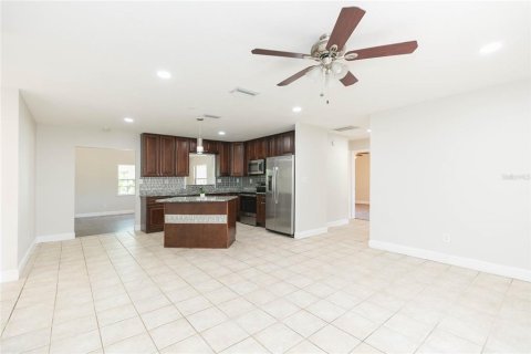 Casa en venta en Dade City, Florida, 3 dormitorios, 143.44 m2 № 2106778 - foto 5