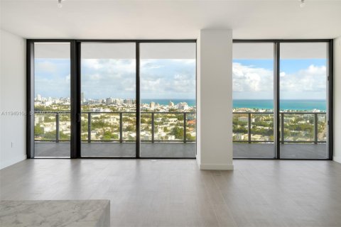 Condominio en venta en Miami Beach, Florida, 2 dormitorios, 134.8 m2 № 2090908 - foto 2
