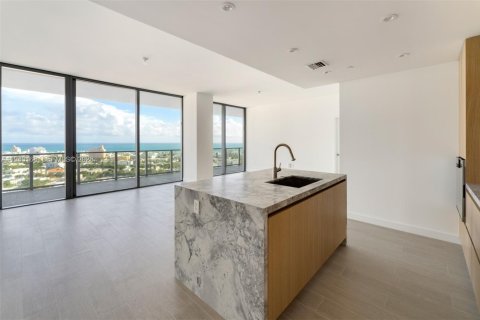 Condominio en venta en Miami Beach, Florida, 2 dormitorios, 134.8 m2 № 2090908 - foto 3