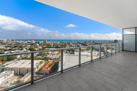 Condominio en Miami Beach, Florida, 2 dormitorios  № 2090908