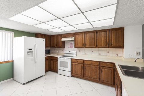 Touwnhouse à vendre à Treasure Island, Floride: 2 chambres, 162.58 m2 № 1907107 - photo 15