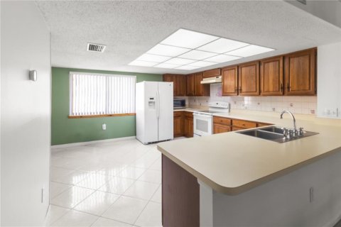 Touwnhouse à vendre à Treasure Island, Floride: 2 chambres, 162.58 m2 № 1907107 - photo 13