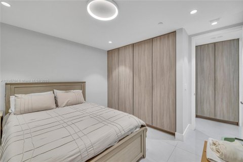 Adosado en venta en Pinecrest, Florida, 4 dormitorios, 206.8 m2 № 1501054 - foto 13