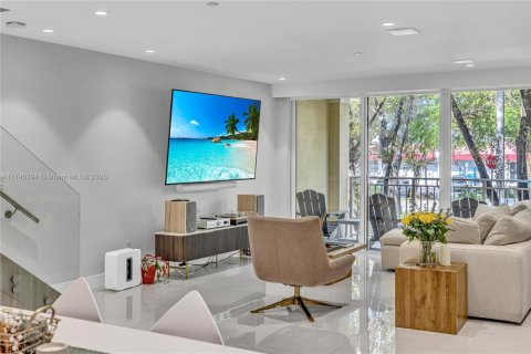 Adosado en venta en Pinecrest, Florida, 4 dormitorios, 206.8 m2 № 1501054 - foto 3