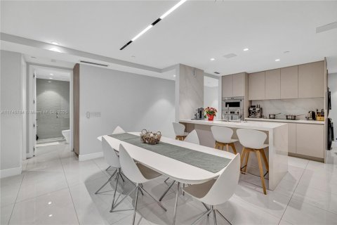 Adosado en venta en Pinecrest, Florida, 4 dormitorios, 206.8 m2 № 1501054 - foto 5