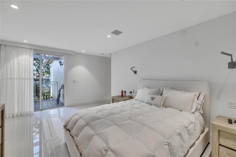 Adosado en venta en Pinecrest, Florida, 4 dormitorios, 206.8 m2 № 1501054 - foto 17